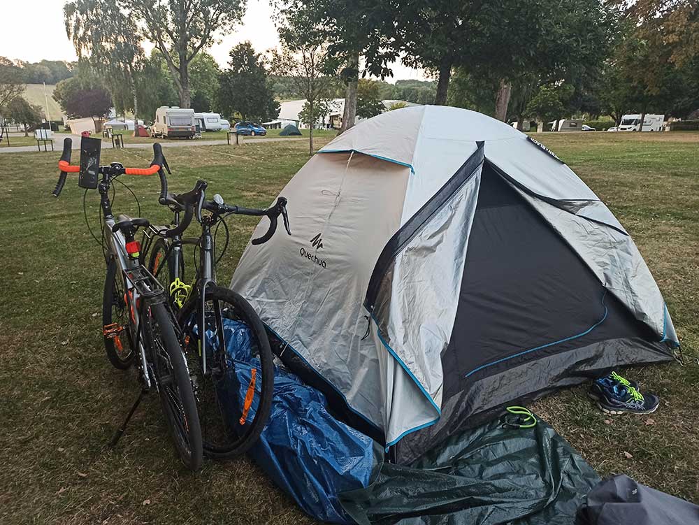 Pose camping road trip vélo à Sézanne