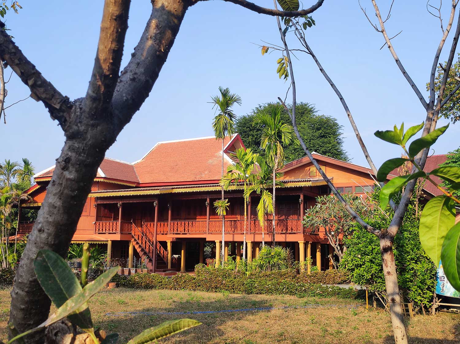 bâtisse coloniale en tek, Lampang