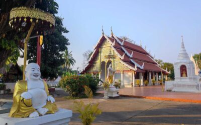 Lampang, ses calèches et ses maisons en tek