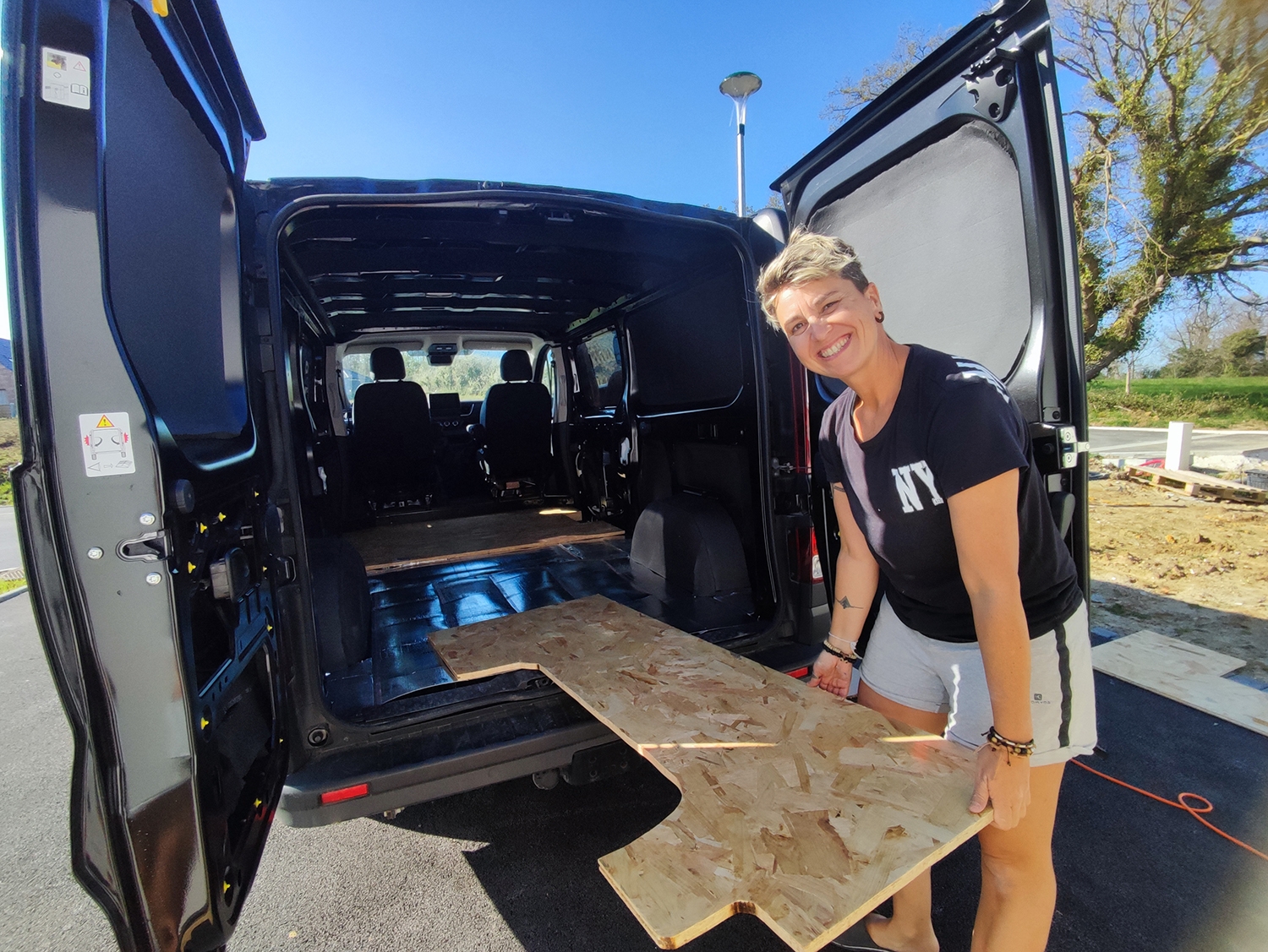 aménagement Trafic H1L1 - plancher en OSB aménagement Trafic H1L1 - plancher en OSB