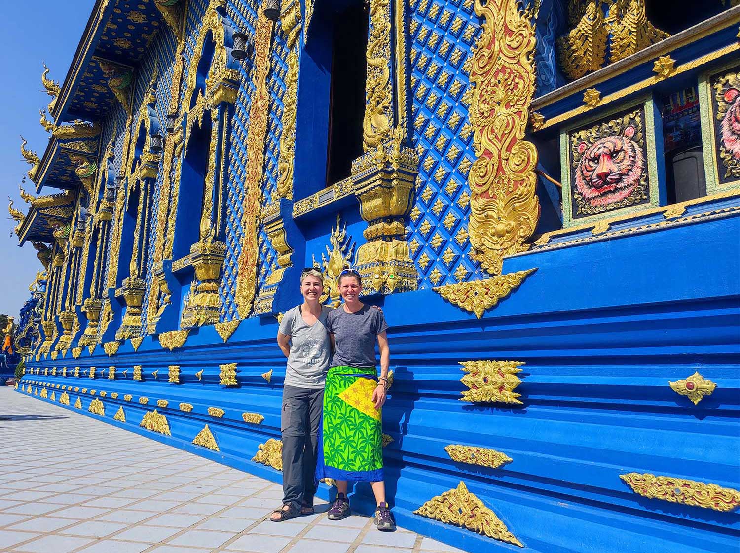 Wat Rong Suea Ten - temple bleu- Chiang Raï