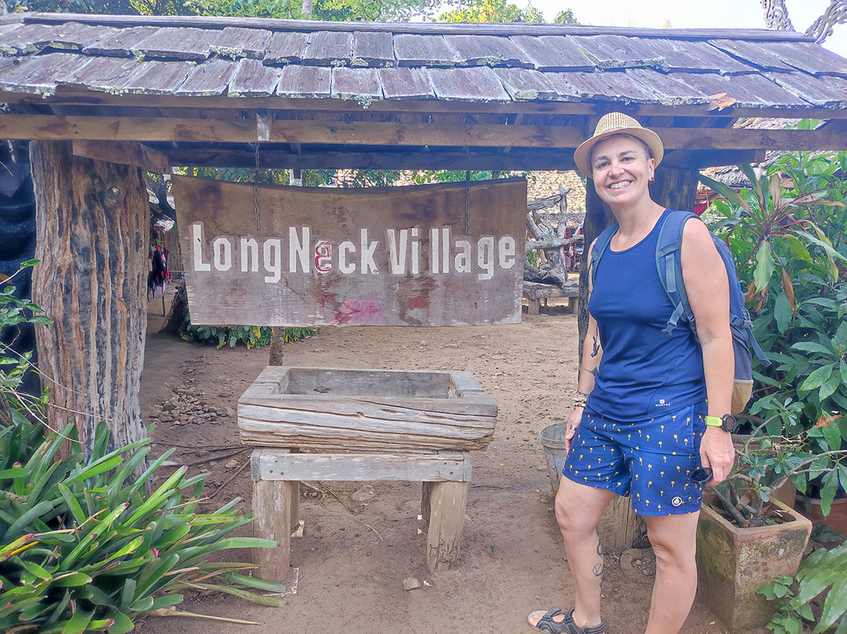 Long Neck Karens - Paï