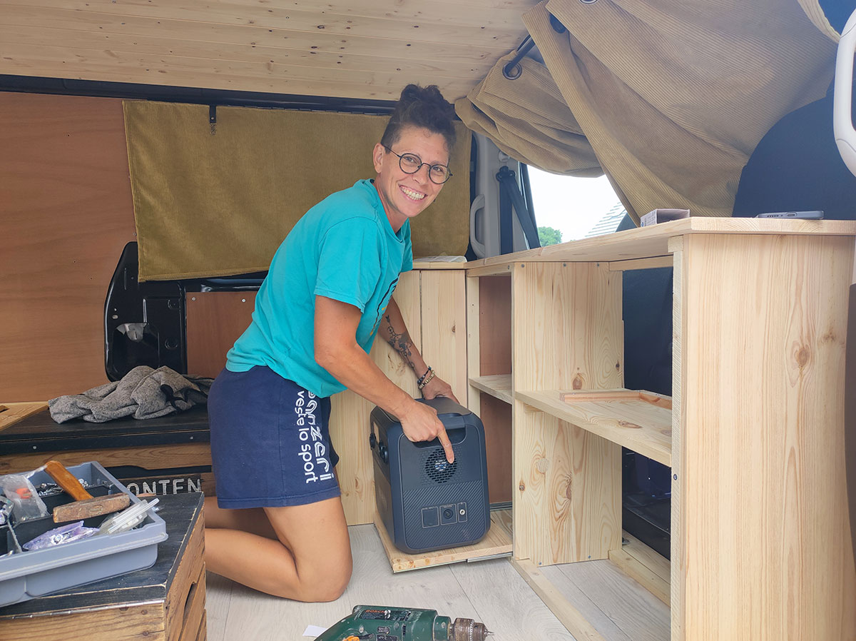 aménagement Van, meubles de cuisine aménagement Van, meubles de cuisine