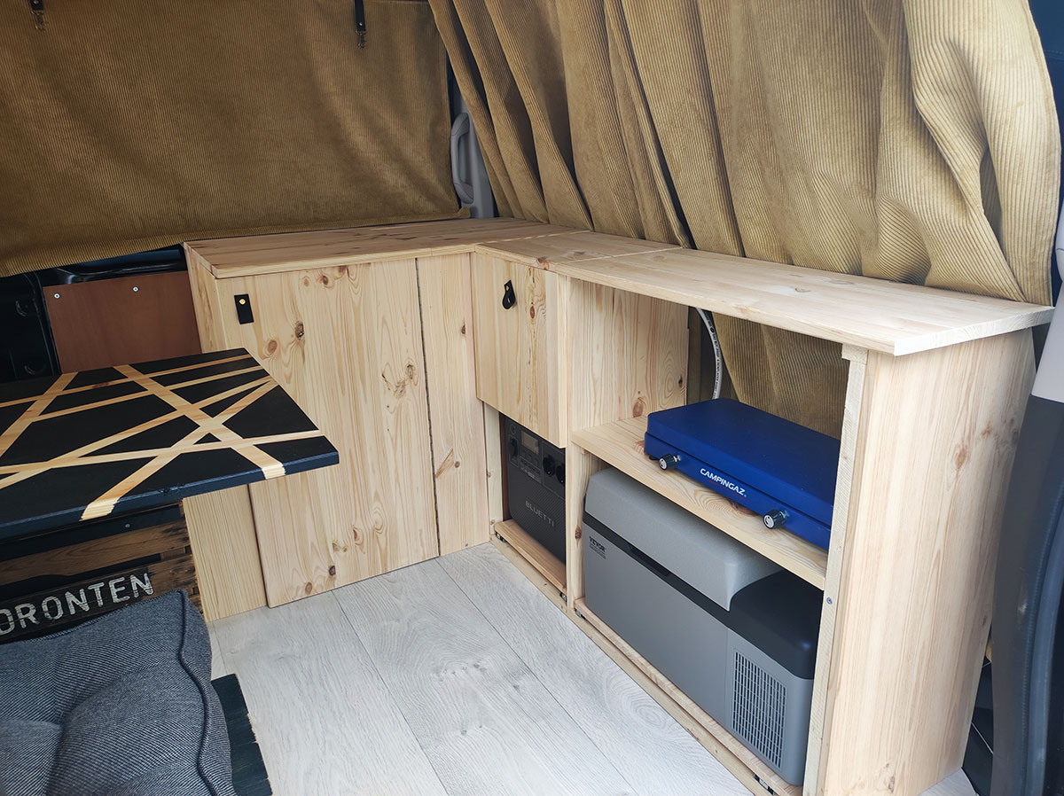 aménagement Van, meubles de cuisine aménagement Van, meubles de cuisine