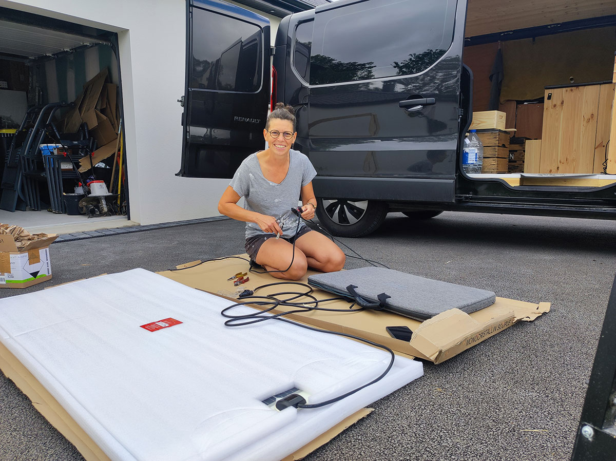 aménagement van, mise en place de panneau solaire